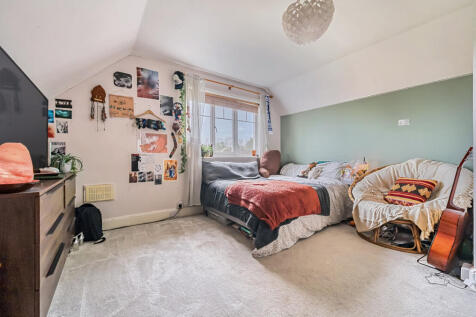 1374383-40-690b64...