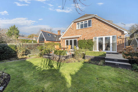 1381890-4-691f08f...