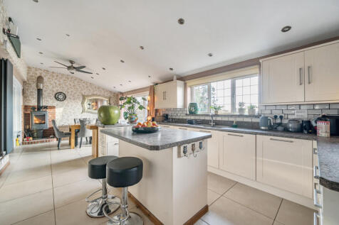 1386274-15-6931a4...