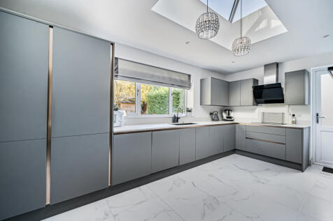 1384361-29-692ef6...