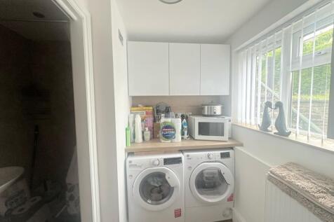 077A2122-B6AE-4EE4-82B5-D1D82305DA3D