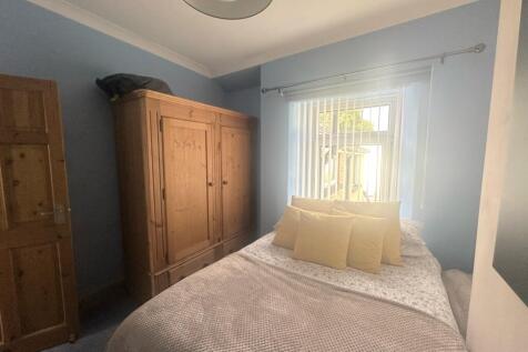 77BC6138-4E01-4480-B3A8-A7CBB98688C0