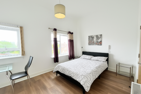 Spacious Ensuite