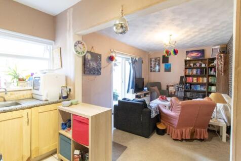 Kitchen to Lounge