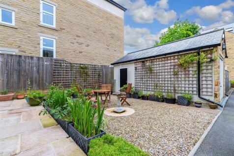 Communal Gravelled Area