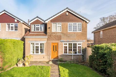 Throstle Nest Close