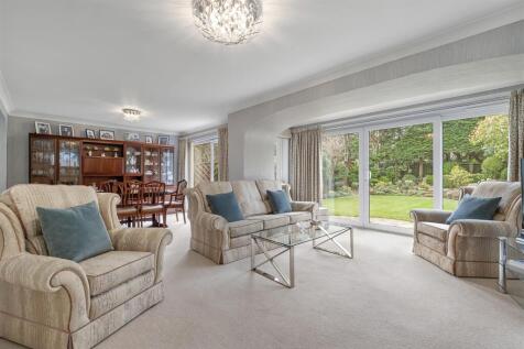 Sitting &amp; Dining Room