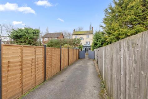 Long Gated Driveway