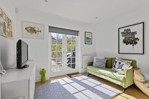 Snug / Playroom / Guest Bedroom