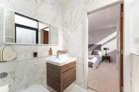 En-Suite To Bedroom 1