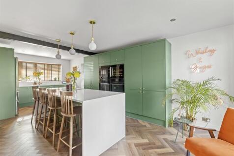 Living &amp; Dining Kitchen