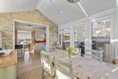 Garden Room To The Kitchen
