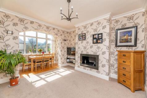 Dining / Living Room
