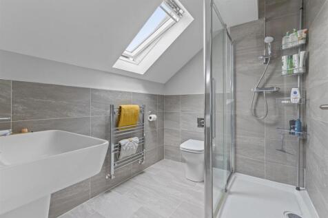 En-Suite Bedroom 1
