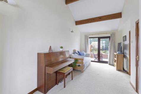 Bedroom/Family Room