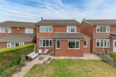 Throstle Nest Close