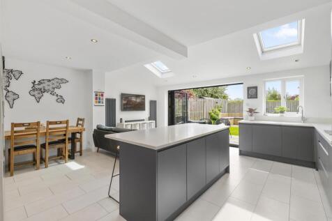 Living &amp; Dining Kitchen