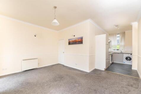 Sitting Room To The Kitchen