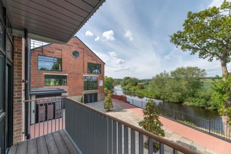 Balcony &amp; Outlook
