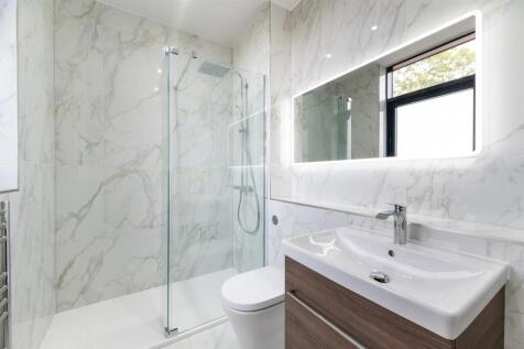 En-Suite To Bedroom 1