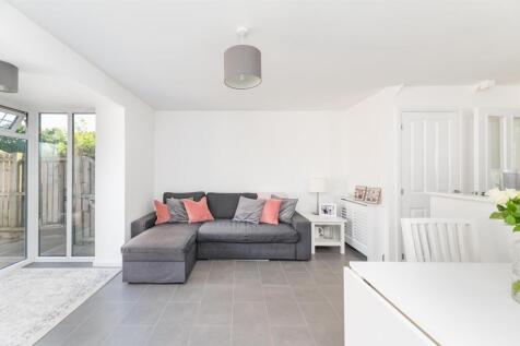 Living &amp; Dining Kitchen