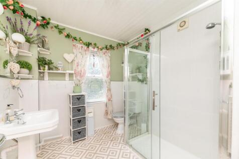 First Floor Bathroom