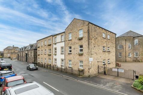 Chevin Court (from Courthouse Street)