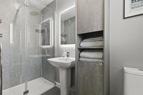 En-Suite Bedroom 1