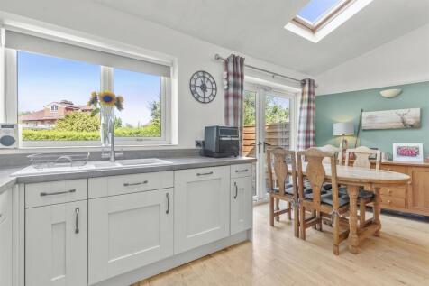 Kitchen &amp; Dining Area