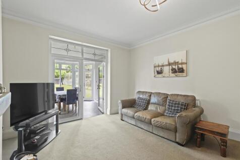 Lounge To The Conservatory