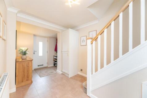Spacious Entrance Hall