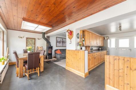 Open Plan Kitchen / Dining / Living Room