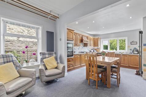 Living &amp; Dining Kitchen