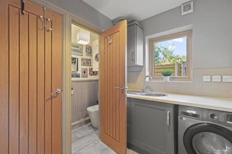Utility &amp; Downstairs WC