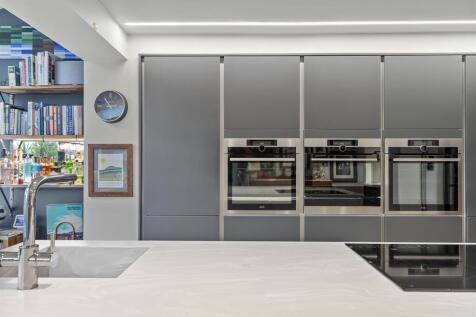 Sleek Units