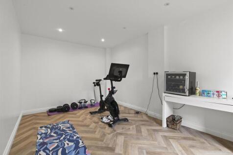 Garden Gym / Yoga Room