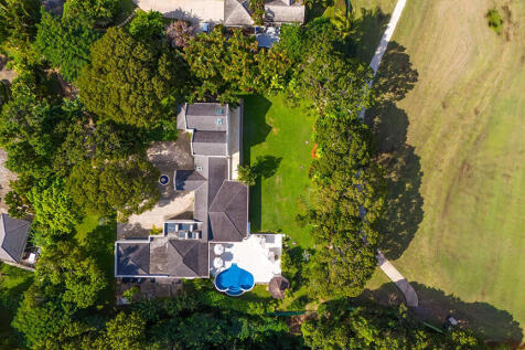 Casa Caoba, Sandy La