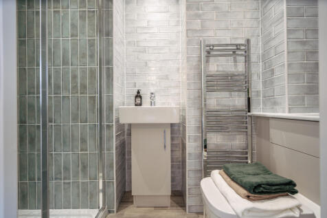Example En-Suite 2