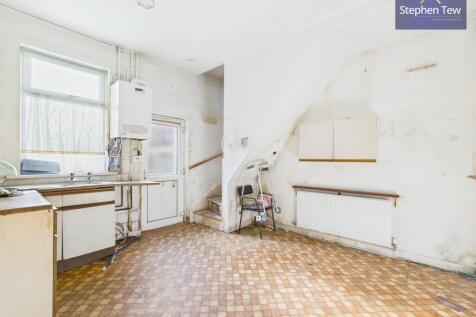 Kitchen/ Dining Room