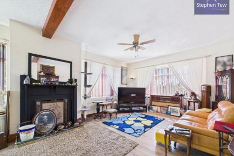 Lounge/ Dining Room
