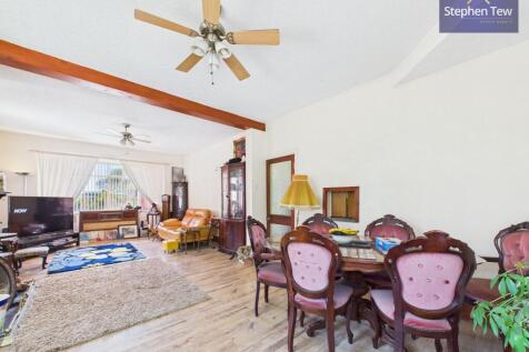 Lounge/ Dining Room
