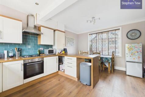 Kitchen/ Dining Room
