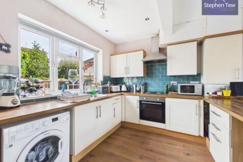 Kitchen/ Dining Room