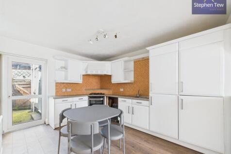 Kitchen/ Dining Room