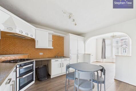 Kitchen/ Dining Room