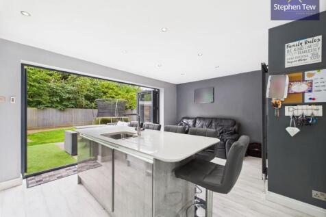 Kitchen/ Living Area