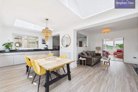 Living Room/Diner