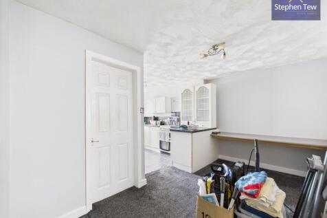 Kitchen/ Dining Room
