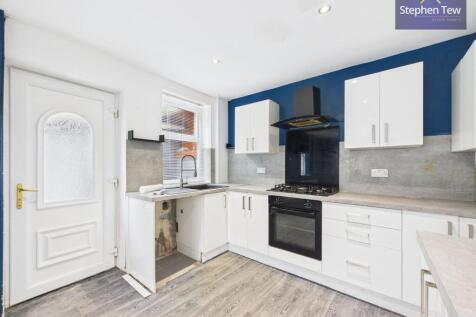 Kitchen/ Dining Room