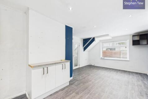 Kitchen/ Dining Room